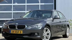 Grijs, metallic lak Gebruikt 2012 BMW 320 Executive Sedan | € 10.950 (Eerlijke prijs)