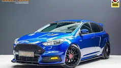 Blauw Gebruikt 2016 Ford Focus Hatchback | € 24.290 (Eerlijke prijs)