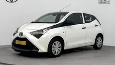 Wit Gebruikt 2019 Toyota Aygo Hatchback | € 9.950 (Eerlijke prijs)