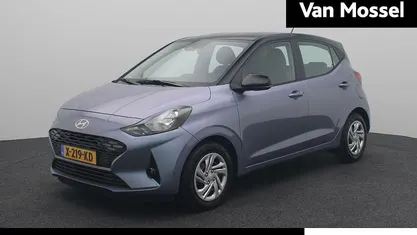 Blauw Occasion 2024 Hyundai i10 Premium Hatchback | € 14.440 (Eerlijke prijs)