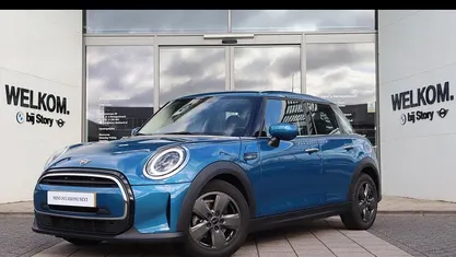Blauw Occasion 2023 Mini Cooper Classic Hatchback | € 25.950 (Eerlijke prijs)