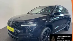 Zwart, metallic lak Gebruikt 2019 Skoda Karoq SportLine SUV | € 22.890 (Eerlijke prijs)
