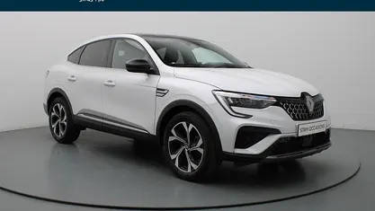 Wit, metallic lak Occasion 2024 Renault Arkana Techno SUV | € 28.490 (Eerlijke prijs)