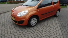 Oranje Gebruikt 2008 Renault Twingo Authentique Hatchback | € 2.995 (Eerlijke prijs)