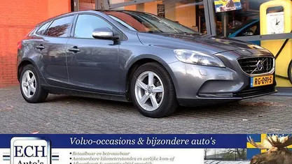 Grijs (metallic) Gebruikt 2013 Volvo V40 Kinetic Hatchback | € 7.750 (Eerlijke prijs)