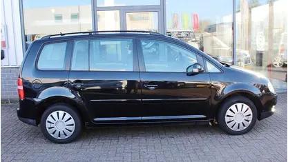 Zwart Occasion 2006 VW Touran Business MPV | € 1.250 (Goede deal)