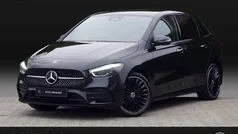 Zwart Gebruikt 2023 Mercedes B250e AMG line MPV | € 42.500 (Eerlijke prijs)