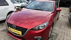 Rood Gebruikt 2015 Mazda 3 Hatchback | € 13.900 (Eerlijke prijs)