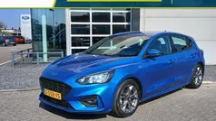 Blauw, metallic lak Gebruikt 2019 Ford Focus Business Edition Hatchback | € 18.385 (Eerlijke prijs)