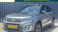 Grijs Gebruikt 2022 Suzuki Vitara Style SUV | € 27.935 (Eerlijke prijs)