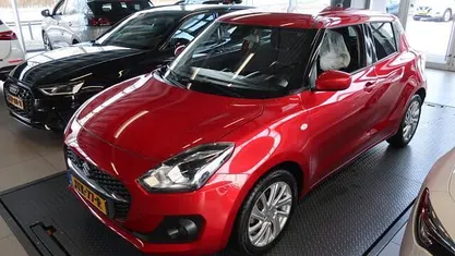 Gebruikt 2022 Suzuki Swift Hatchback | € 16.950 (Eerlijke prijs)