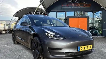 Occasion 2019 Tesla Model 3 Standard Range Sedan | € 17.480 (Eerlijke prijs)