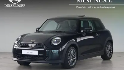 Gebruikt 2024 Mini Cooper Classic Hatchback | € 32.950 (Eerlijke prijs)