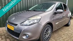 Grijs, metallic lak Gebruikt 2012 Renault Clio IV Authentique Hatchback | € 4.990 (Super prijs)