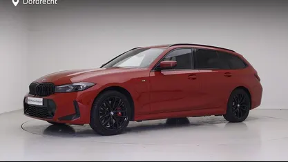 Gebruikt 2024 BMW 330e Comfort Edition Stationwagen | € 47.895 (Eerlijke prijs)