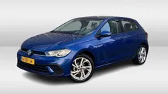 Blauw, metallic lak Gebruikt 2021 VW Polo Life Hatchback | € 17.450 (Eerlijke prijs)