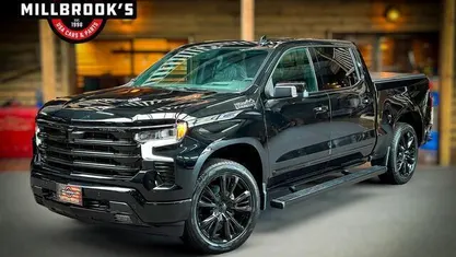 Zwart Gebruikt 2024 Chevrolet Silverado Van | € 74.950 (Goede deal)