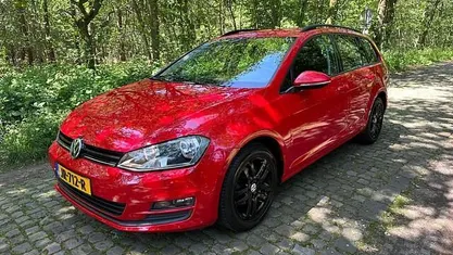 Rood Gebruikt 2016 VW Golf Trendline Stationwagen | € 8.500 (Goede deal)