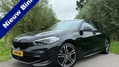 Zwart Gebruikt 2020 BMW 118 Executive Hatchback | € 20.950 (Eerlijke prijs)