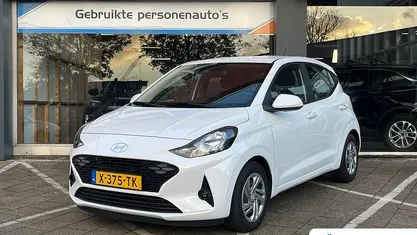 Wit Occasion 2024 Hyundai i10 Comfort Hatchback | € 15.795 (Eerlijke prijs)