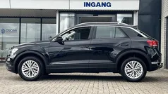 Zwart Gebruikt 2018 VW T-Roc Style SUV | € 17.900 (Eerlijke prijs)