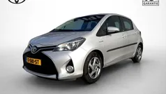 Grijs Gebruikt 2017 Toyota Yaris Hybrid Limited Hatchback | € 13.950 (Eerlijke prijs)