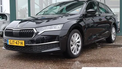 Occasion 2024 Skoda Octavia Business Line Stationwagen | € 30.895 (Eerlijke prijs)