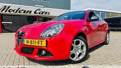 Rood Gebruikt 2015 Alfa Romeo Giulietta Sprint Hatchback | € 9.995 (Eerlijke prijs)