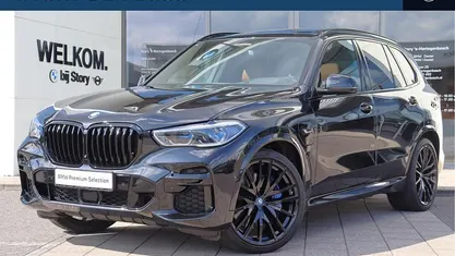 Zwart Occasion 2023 BMW X5 Executive SUV | € 71.950 (Eerlijke prijs)