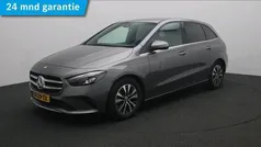 Grijs, metallic lak Gebruikt 2020 Mercedes B180 Business MPV | € 26.450 (Eerlijke prijs)