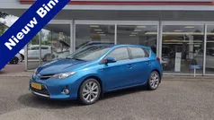 Blauw Gebruikt 2013 Toyota Auris Hybrid Executive Hatchback | € 9.950 (Goede deal)