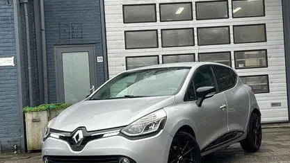 Grijs Occasion 2013 Renault Clio IV Expression Hatchback | € 7.495 (Eerlijke prijs)