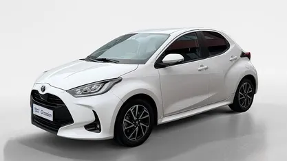 Wit Occasion 2022 Toyota Yaris Hybrid Hatchback | € 18.945 (Eerlijke prijs)