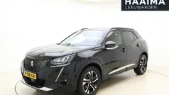 Zwart Gebruikt 2022 Peugeot 2008 Allure SUV | € 21.945 (Eerlijke prijs)