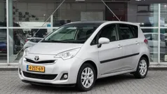 Grijs Gebruikt 2015 Toyota Verso-S Trend MPV | € 12.450 (Eerlijke prijs)