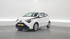 Wit Gebruikt 2022 Toyota Aygo X-play Hatchback | € 11.650 (Super prijs)