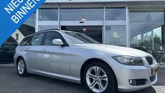Grijs, metallic lak Gebruikt 2012 BMW 318 Stationwagen | € 6.750 (Eerlijke prijs)