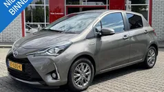 Grijs Gebruikt 2019 Toyota Yaris Hybrid Hatchback | € 16.900 (Eerlijke prijs)