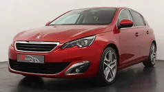 Rood Gebruikt 2017 Peugeot 308 Allure Hatchback | € 10.945 (Goede deal)