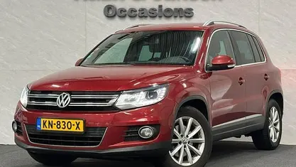 Rood Gebruikt 2016 VW Tiguan R-line Edition SUV | € 9.495 (Super prijs)