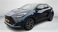 Midnight teal metallic / zwart dak blauw Gebruikt 2024 Toyota C-HR Executive SUV | € 41.950 (Eerlijke prijs)