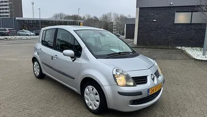 Grijs (metallic) Occasion 2007 Renault Modus MPV | € 1.950 (Goede deal)