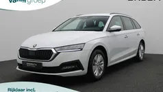 Wit Gebruikt 2024 Skoda Octavia Business Line Stationwagen | € 26.900 (Goede deal)