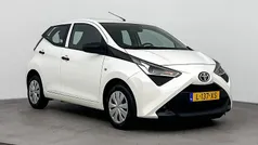 Wit Gebruikt 2021 Toyota Aygo Hatchback | € 11.999 (Eerlijke prijs)