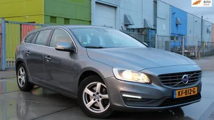 Occasion Volvo V60 150 PK (110 kW) 2016 Grijs Stationwagen