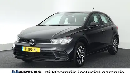 Zwart Gebruikt 2022 VW Polo Life Hatchback | € 17.749 (Eerlijke prijs)