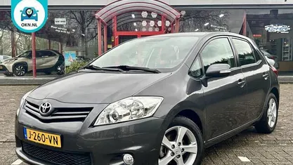 Occasion Toyota Auris 99 PK (72 kW) 2012 Grijs (metallic) Hatchback
