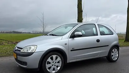 Occasion Opel Corsa Njoy 90 PK (66 kW) 2003 Grijs Hatchback