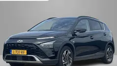 Phantom black (x5b) (donker zwart) Gebruikt 2021 Hyundai Bayon Premium SUV | € 18.790 (Eerlijke prijs)