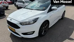 Wit Gebruikt 2018 Ford Focus ST-Line Hatchback | € 12.685 (Eerlijke prijs)